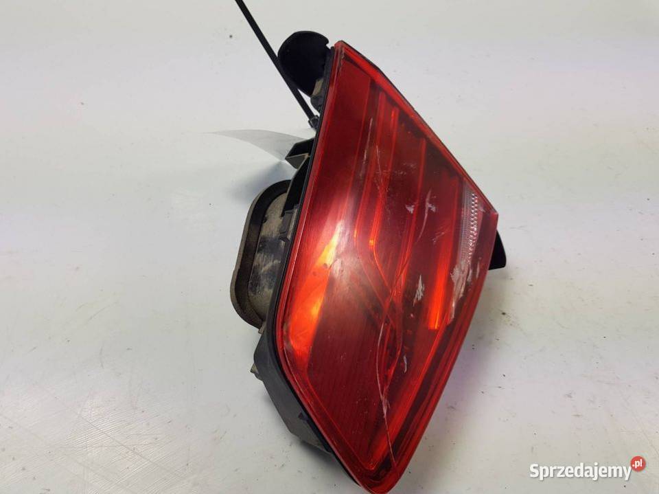 LAMPA W KLAPE PRAWA PASSAT B8 Lipno