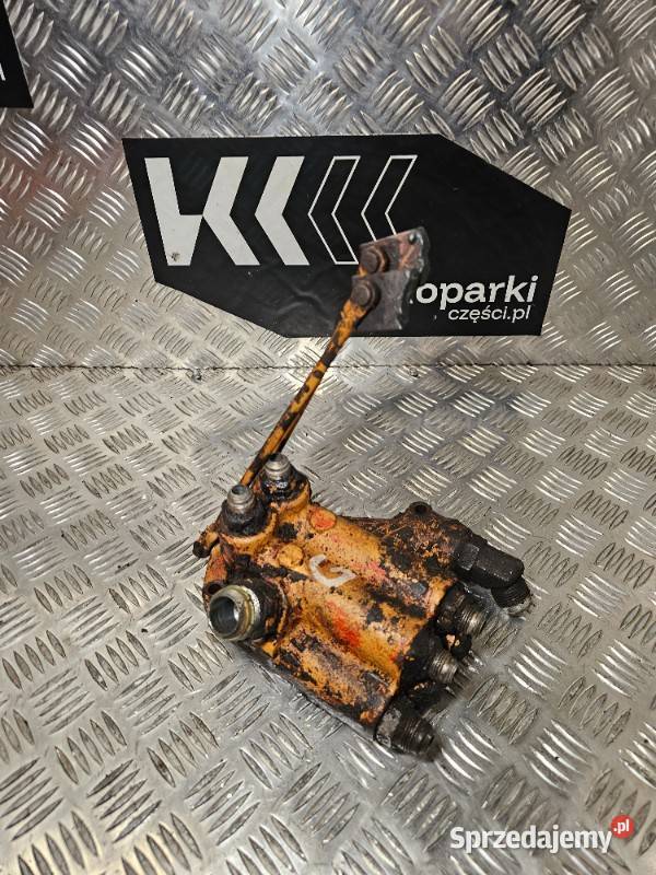 Zawór sterujący stabilizatorami Case 480 580D