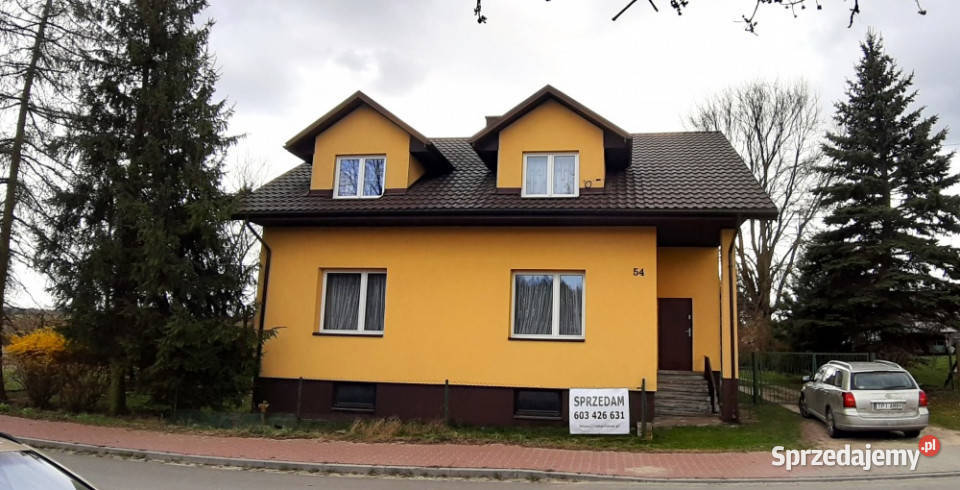 Dom i budynek gospodarczy Życiny