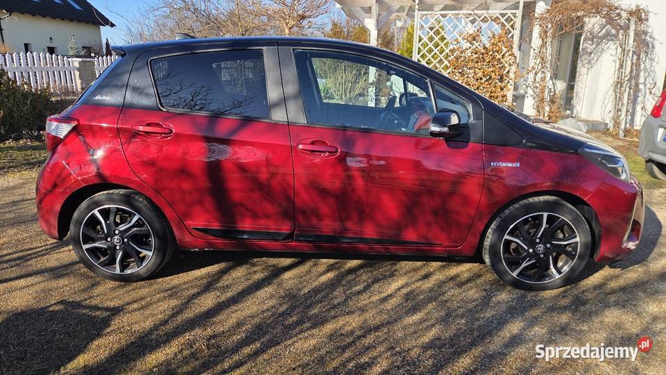 Toyota Yaris Hybryda Najbogatsza Wersja czujnik zmierzchu Gdańsk sprzedam