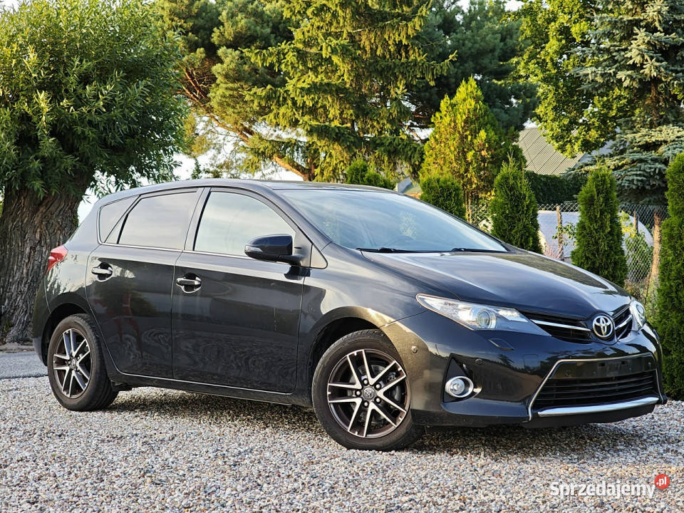 Toyota Auris II 2012 lakier metallic Sadlno