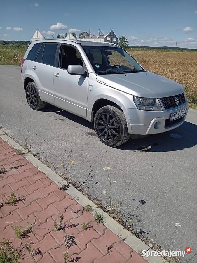 Suzuki Grand Vitara 4x4 klima DVD szyberdach Łagów sprzedam