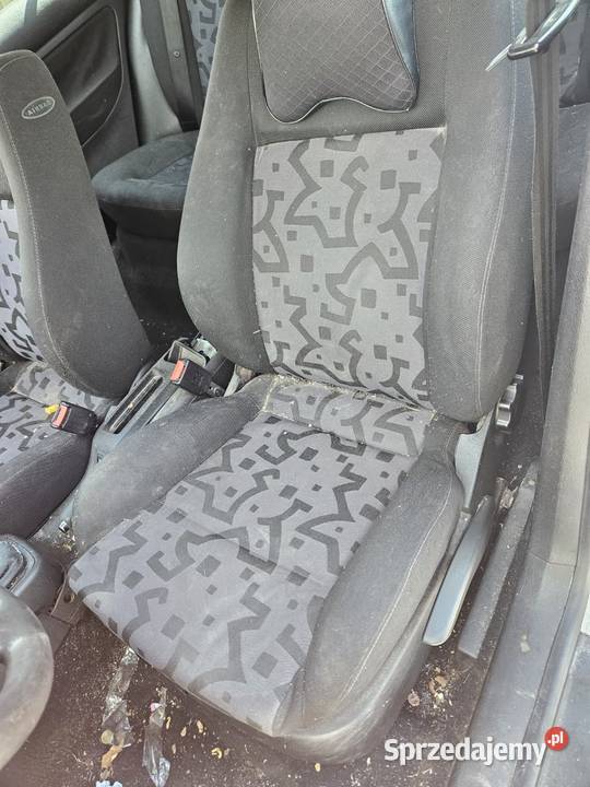 Vw golf 14 16v Benzyna 999 sprzedam