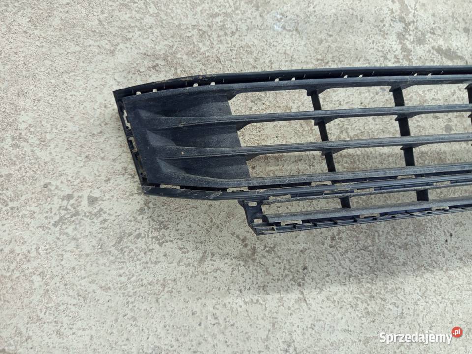 Kratka zderzaka przedniego środkowa Touran 15 Zderzaki Rzeszów