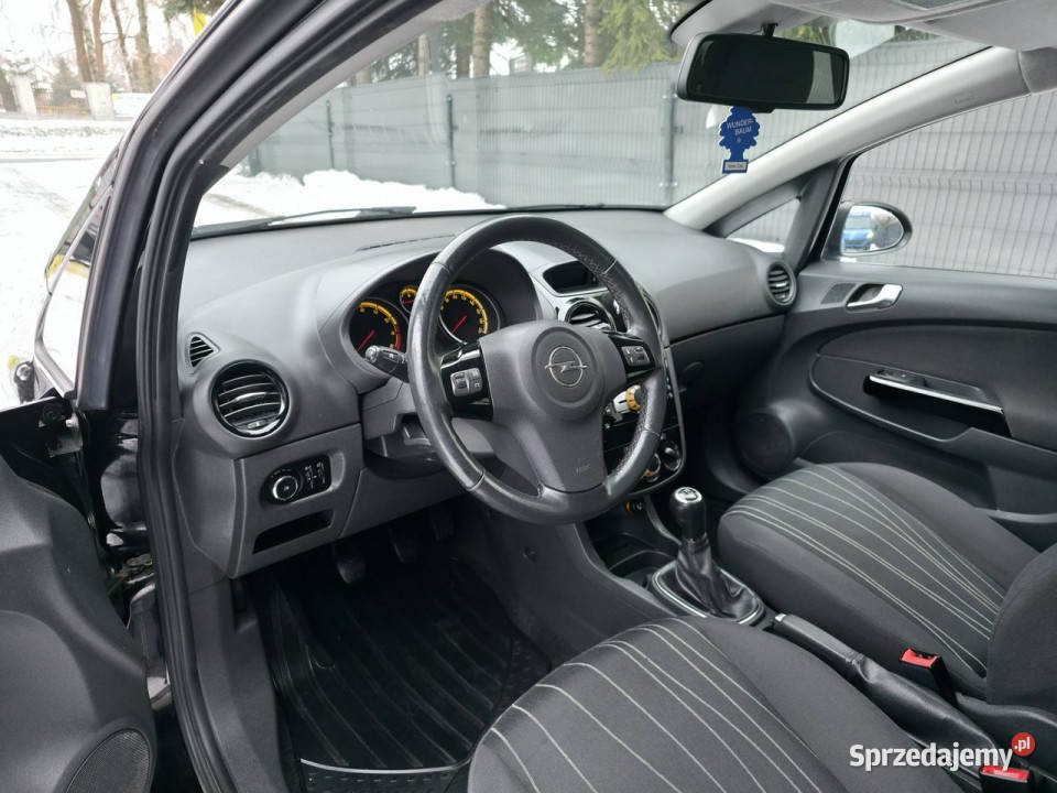 Opel Corsa 14 Benzyna Serwisowany Gwarancja serwisowany w ASO świętokrzyskie Piekoszów sprzedam