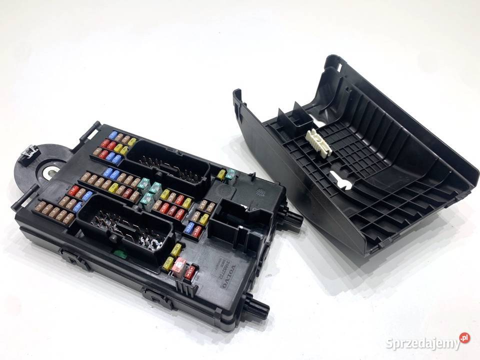 SKRZYNKA BEZPIECZNIKÓW VOLVO S90 II 31682732 sprzedam