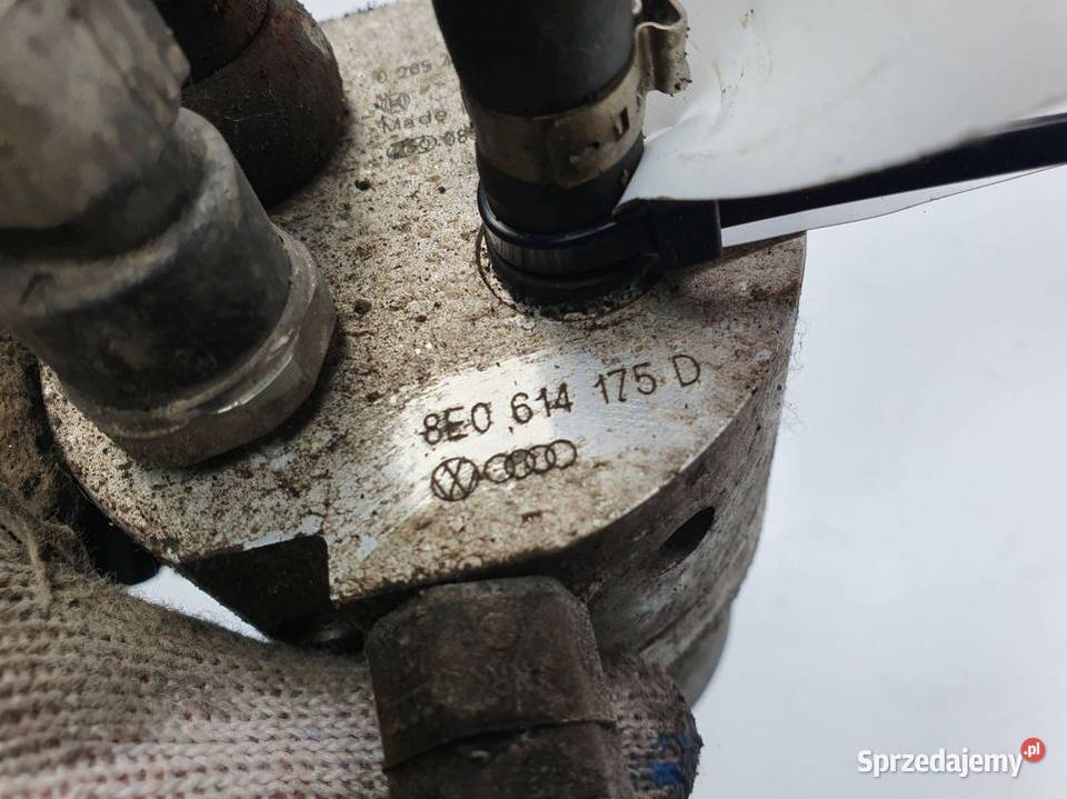 POMPKA HAMULCOWA AUDI A8 D2 8E0614175D osobowe Lipno