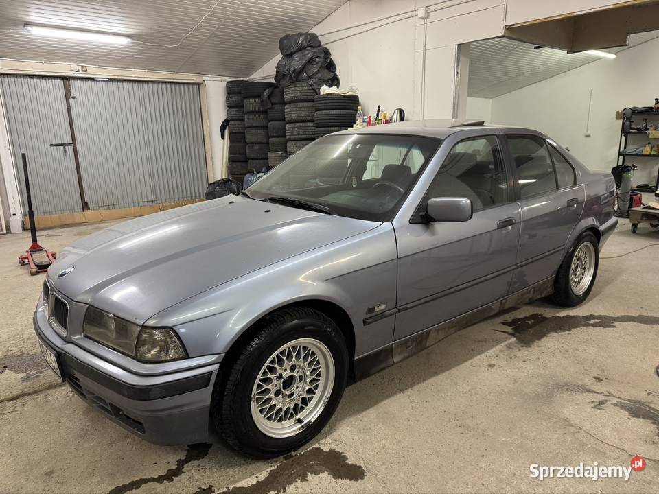Bmw e36 sedan 16 benzyna ORYGINAŁ manual Rok produkcji 1996 Jarosław