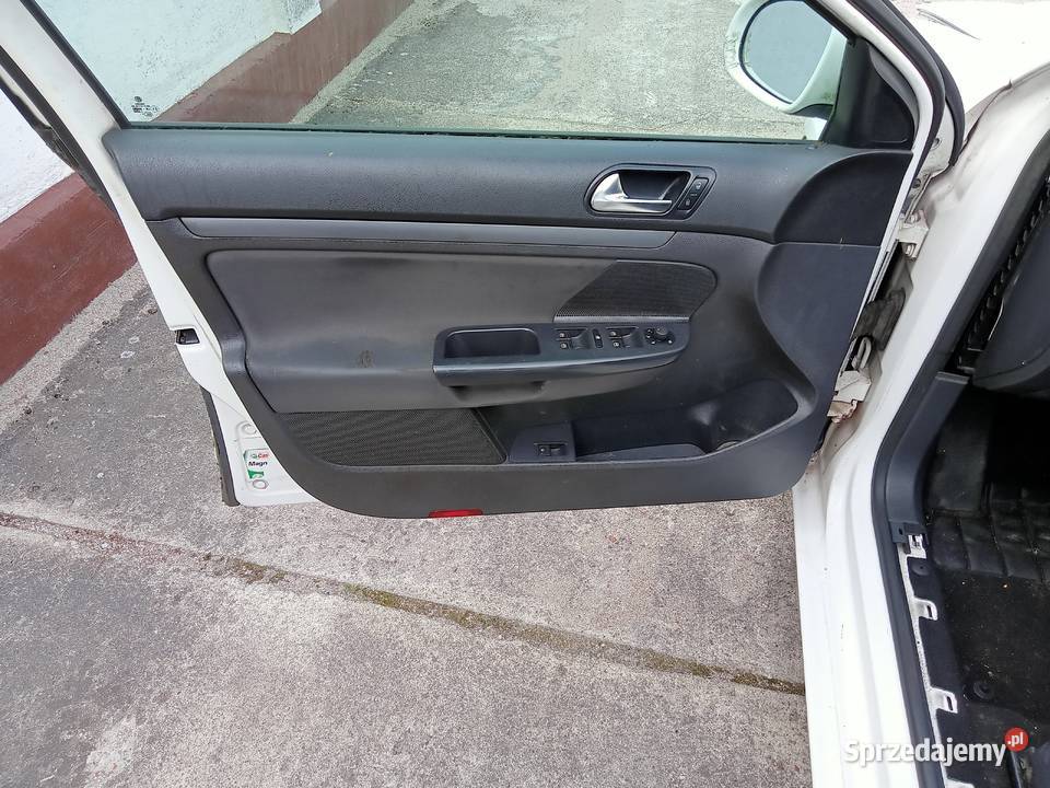 VW Jetta 16i MPI 102 LPG 2009r kolizji Trzcianka sprzedam