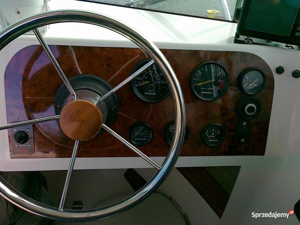 Cortina 500 Pilothouse Honda 90 wózek