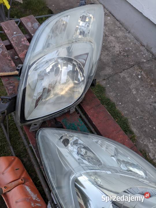Lampy lewa prawa Toyota Yaris 2 przód Toyota Międzyrzec Podlaski