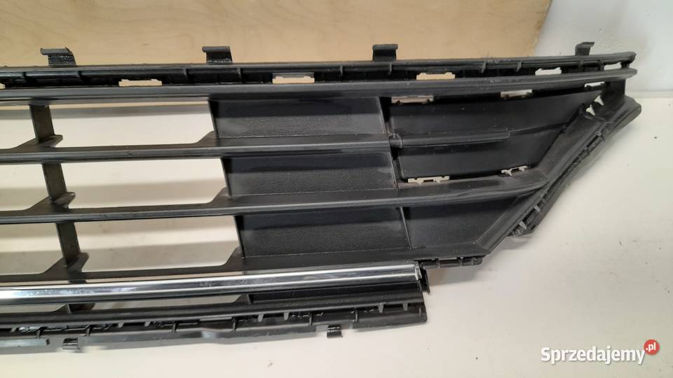 VW GOLF VII 7 KRATKA ZDERZAKA ŚRODKOWA Karoseria Goleniów sprzedam