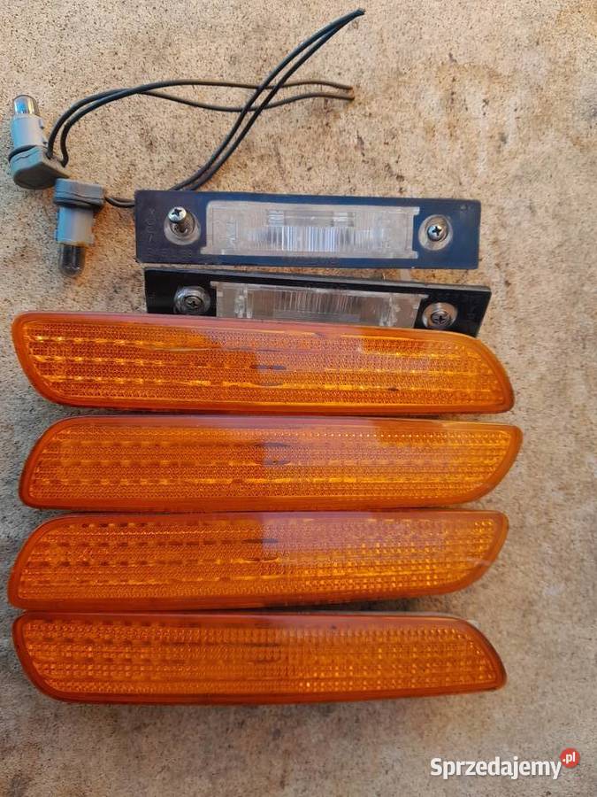 Volvo s40 v40 swiatlo obrysowe obrysowka prawe Nisko