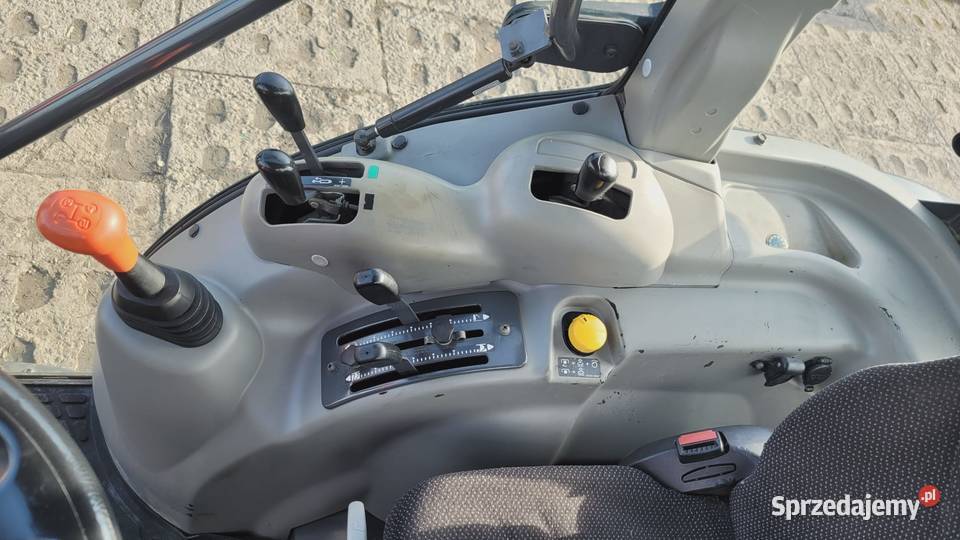 Ciągnik sadowniczy Kubota M8540 na gąsiennicach