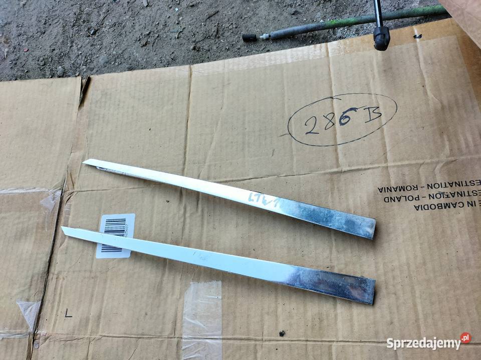 MERCEDES W123 LISTWA ZEWNĘTRZNA CHROM DRZWI
