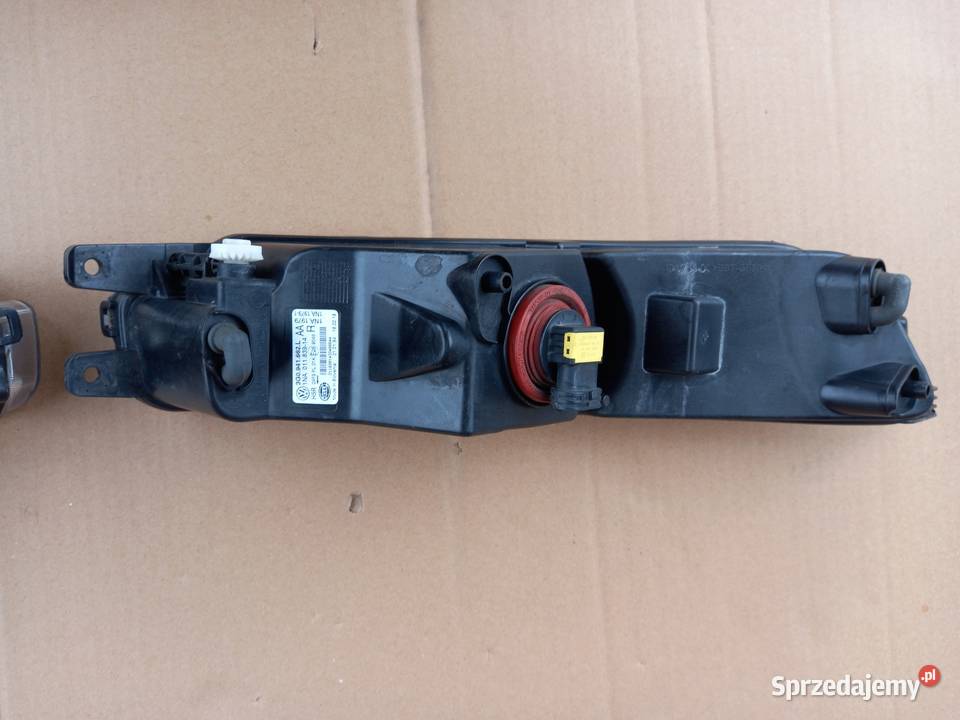 VW Passat B8 Lampa przeciwmgielna halogen LP Bukownica