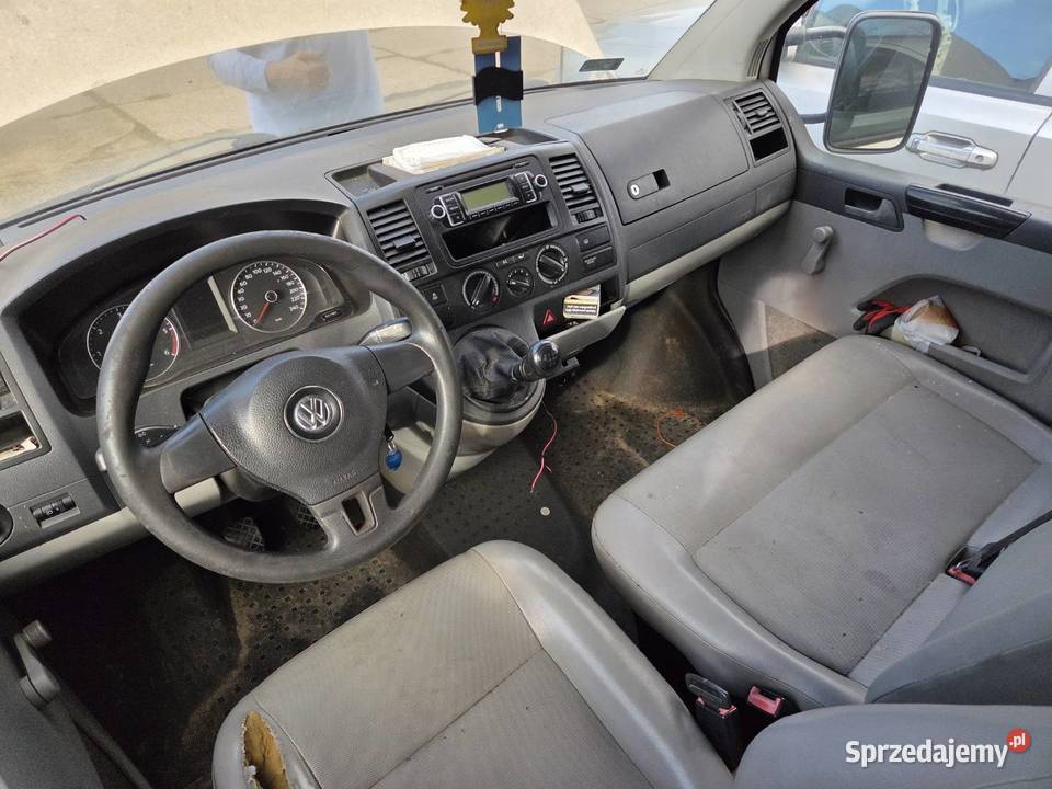 VOLKSWAGEN TRANSPORTER ZS934MN T5 TDi 2010 Volkswagen Szczecin