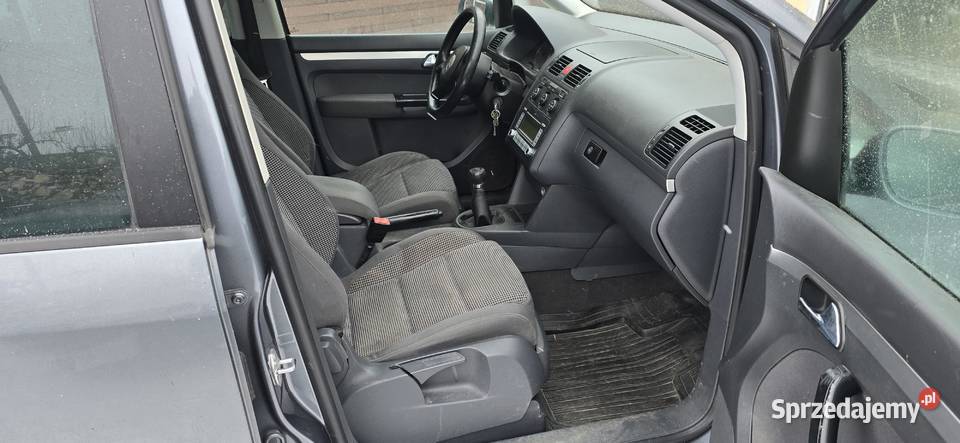 VW Touran 20 TDI 7 os bez wspomagania Touran Kramarzyny