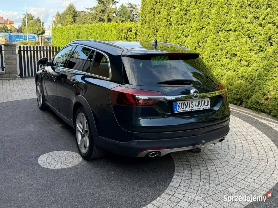 Opel Insignia Country Tourer Automat 4x4 195 4/5