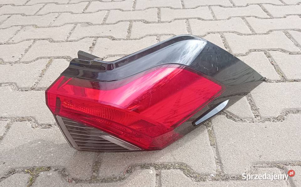 Toyota Rav 4 V lampa tylna prawa wielkopolskie Przeźmierowo