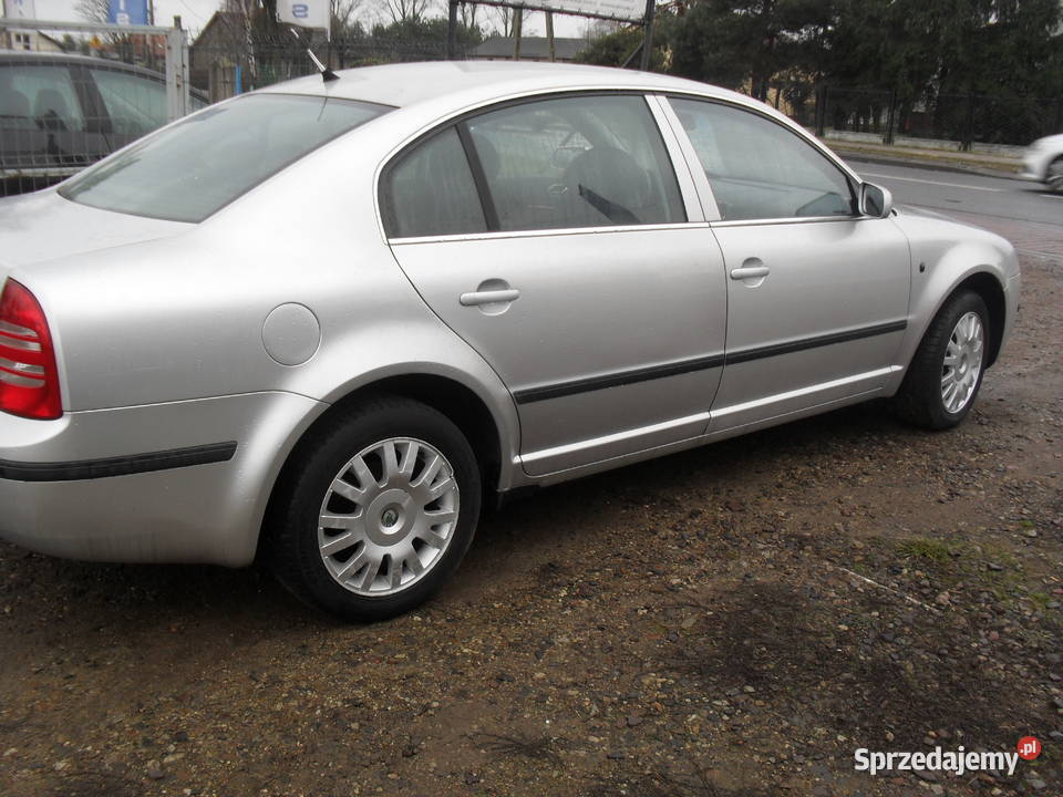 SKODA SUPERB 18TURBO Mały przebieg autoalarm