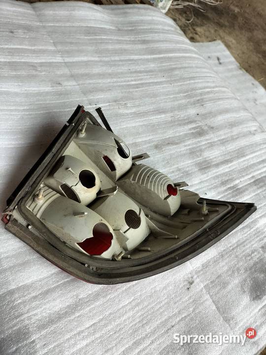 Opel Vectra B LAMPA TYLNA PRAWA Kamień-Kolonia