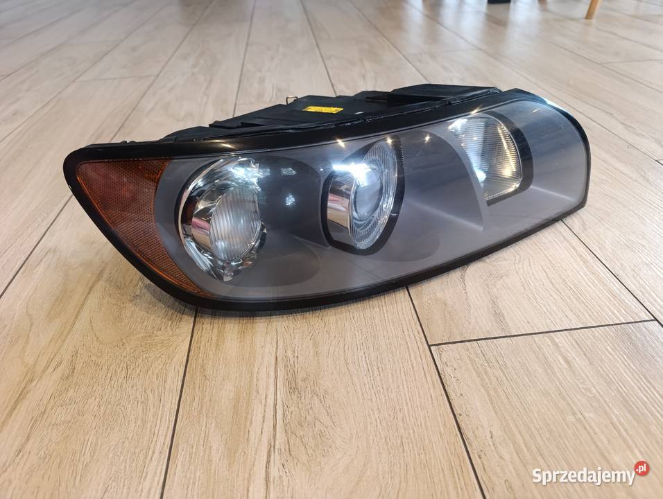 Lampa przednia prawa Volvo V50 stan Dąbrowa Górnicza sprzedam