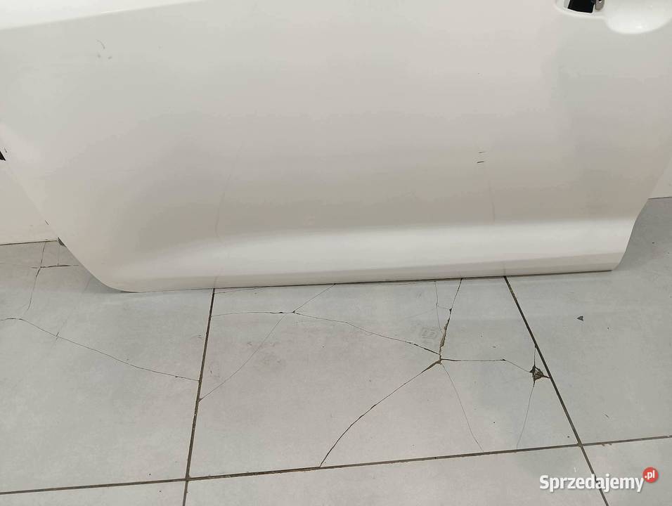 DRZWI LEWE PRZÓD 040 USZKODZONE Toyota Corolla Drzwi