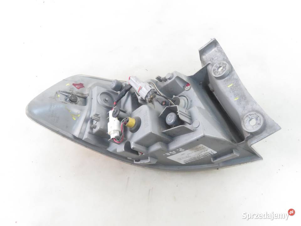LAMPA PRAWA TYLNA SUBARU IMPREZA III 22020024 osobowe