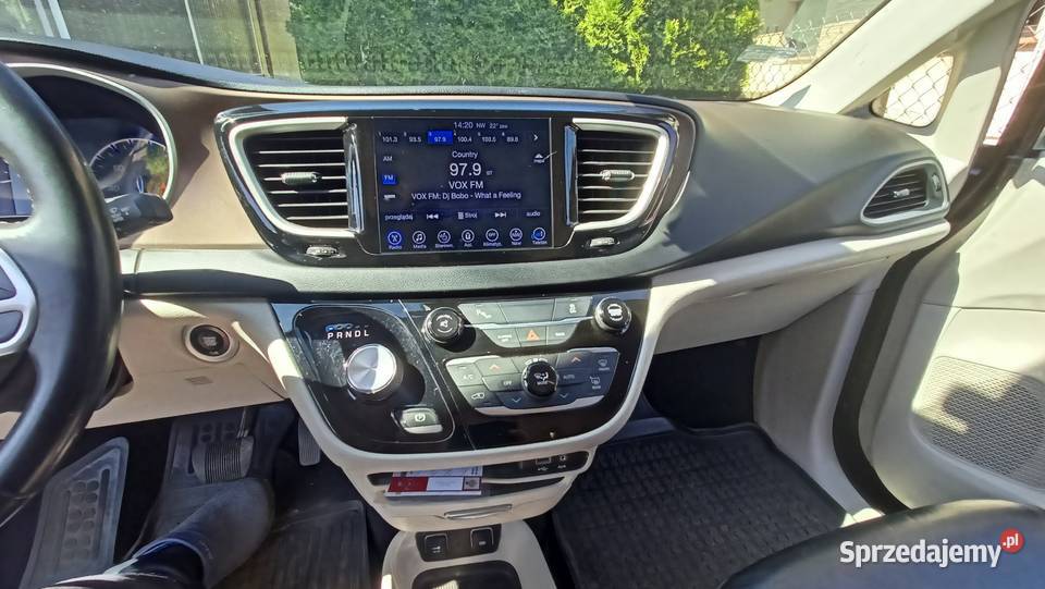 Sprzedam Chrysler Pacyfika 2017 Touring L 7 os Pabianice
