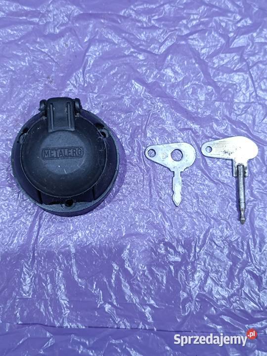 Gniazdo do przyczepy i kluczyki Przeworno