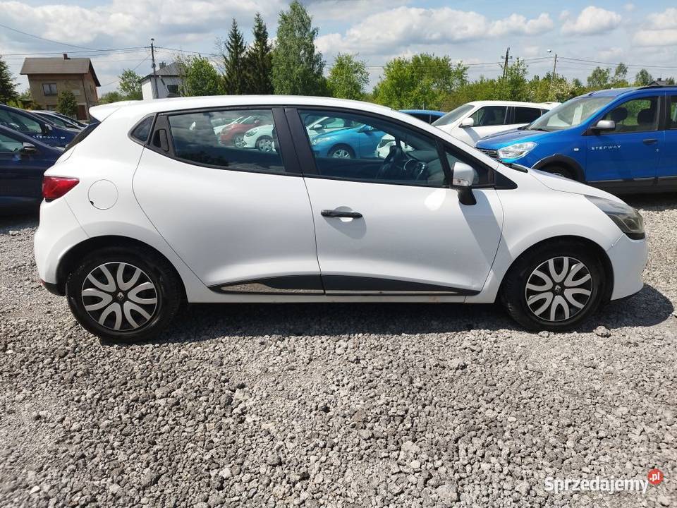 Renault Clio IV 15 DCI klima navi kamera stan 1491cm3