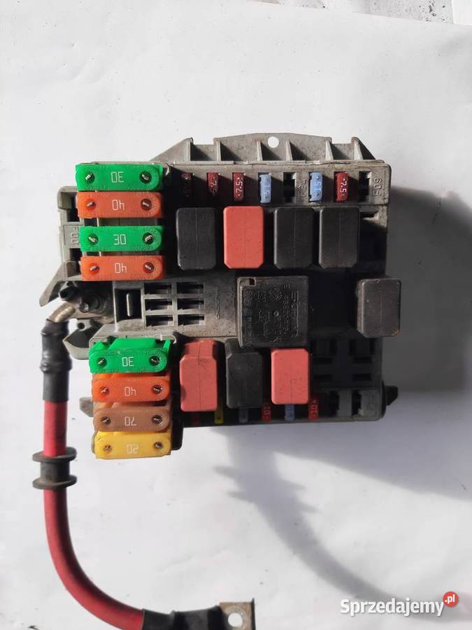 Fiat Linea skrzynka bezpieczników 51799847 Ksawerów sprzedam
