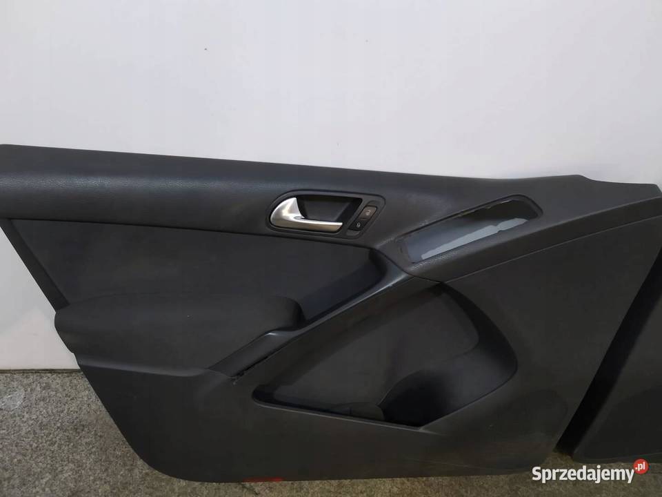 TAPICERKA BOCZEK LEWY PRAWY PRZÓD KPL VW Rok produkcji 2011