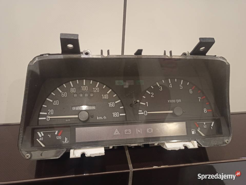 Mazda 626 GA CB licznik zegary prędkościomierz osobowe łódzkie Sieradz