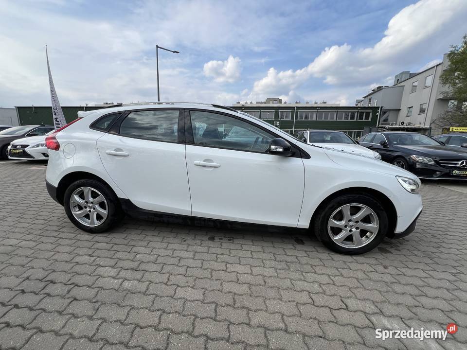 Volvo V40 2017 biały Warszawa sprzedam