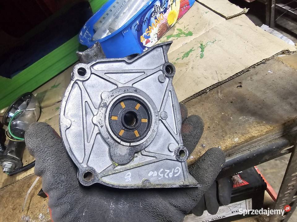 Kawasaki GPZ 500 pompa wody obudowa pompy