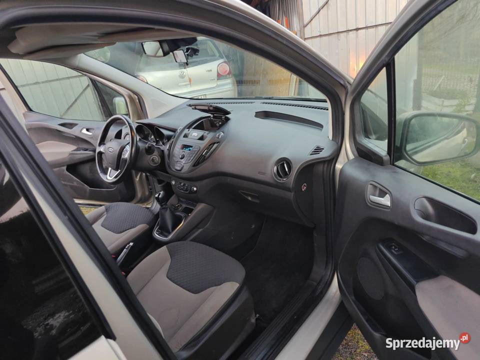 Ford Tourneo Courier 10 EcoBoost Titanium 136198km Jędrzejów