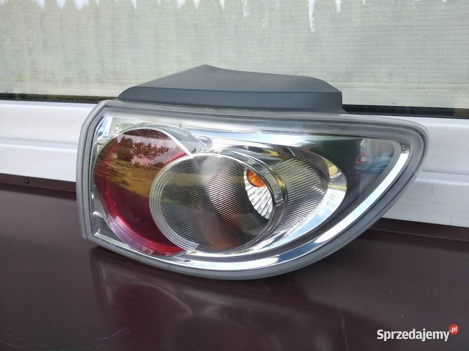 Mazda 2 DY LIFT FL lampa tył tylna prawa w