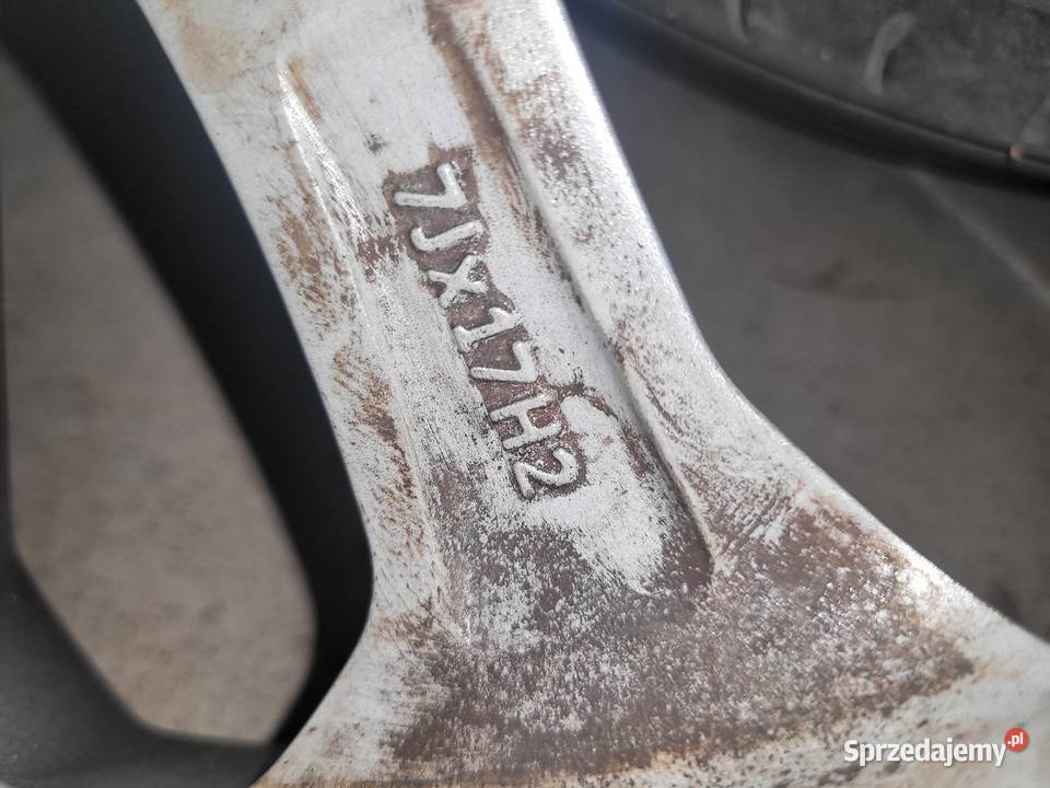 mam na sprzedaż komplet felg aluminiowych 17