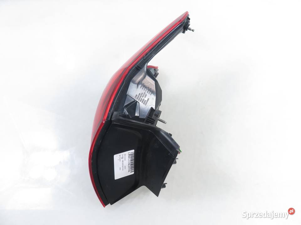LAMPA LEWA TYLNA PEUGEOT 308 II 81250101