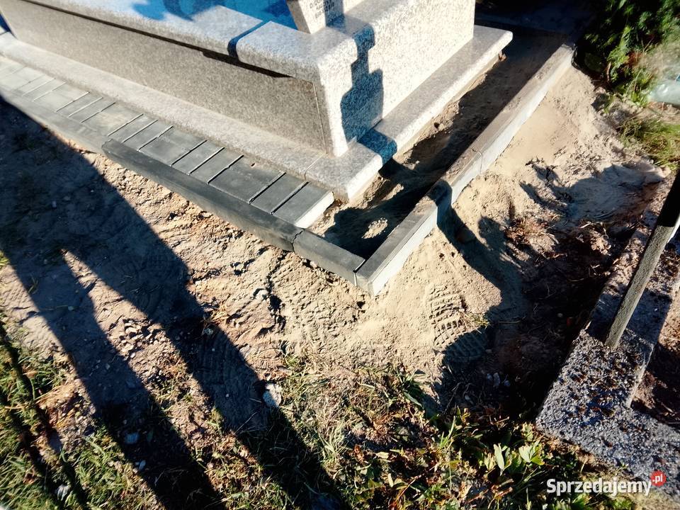 Układanie kostki nagrobkach