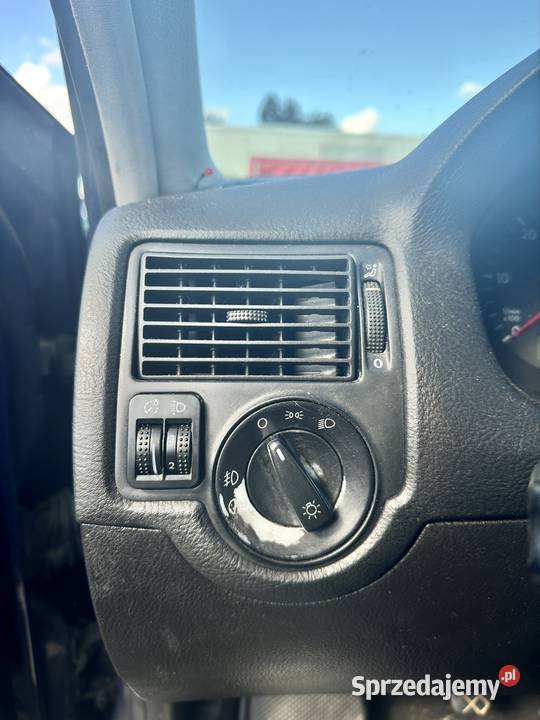 Dawca części VW GOLF IV 4HB 2000R 19 TDI 115 Załęże