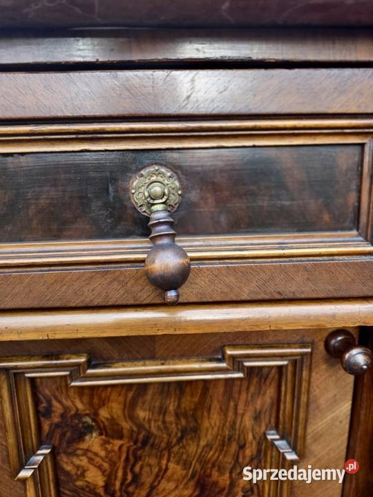 Piękna orzechowa szafka z końca XIX wieku