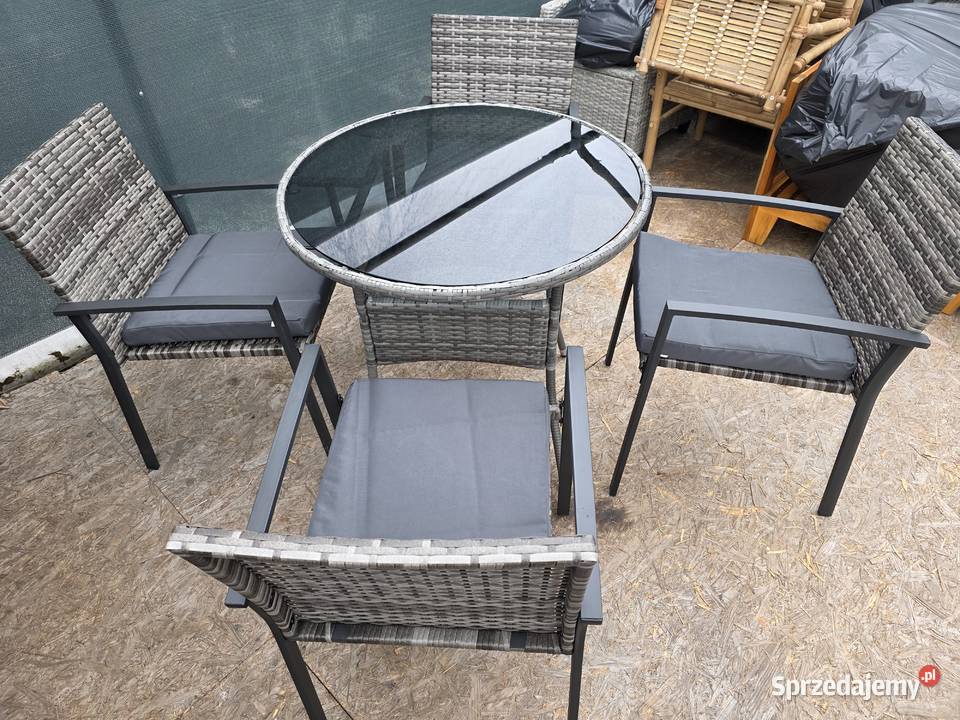 Zestaw mebli ogrodowych 4 krzesła okrągły stół inny kolor lubuskie Wschowa sprzedam