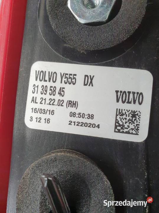Volvo V40 II 1216r TYLNIA TYLNA LAMPA PRAWA Janów