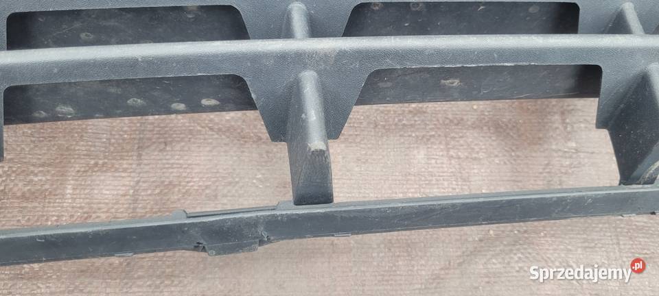 KRATKA ZDERZAKA ŚRODKOWA VOLVO S40 V50 0407 Pozostałe Ruda Śląska