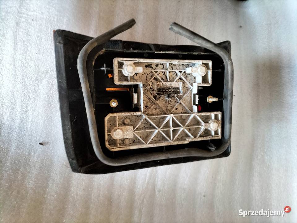RENAULT 19 Chamade LAMPA TYŁ TYLNA LEWA Lewe Kamień-Kolonia