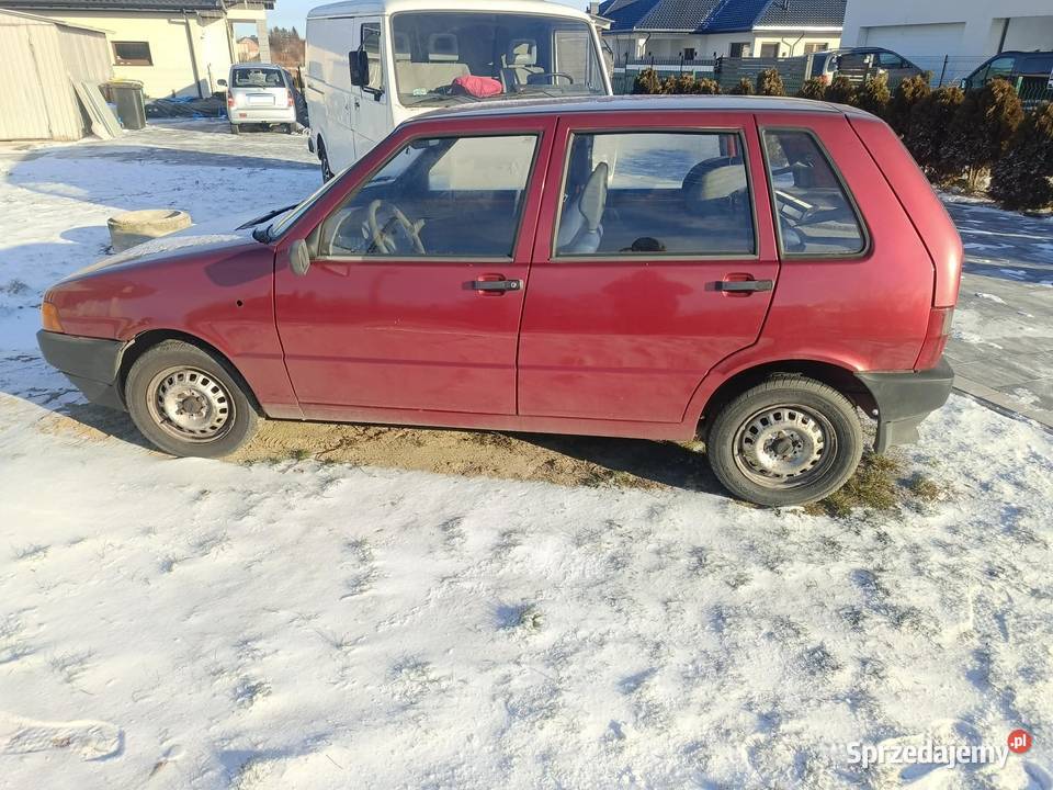 FIAT UNO nieuszkodzony