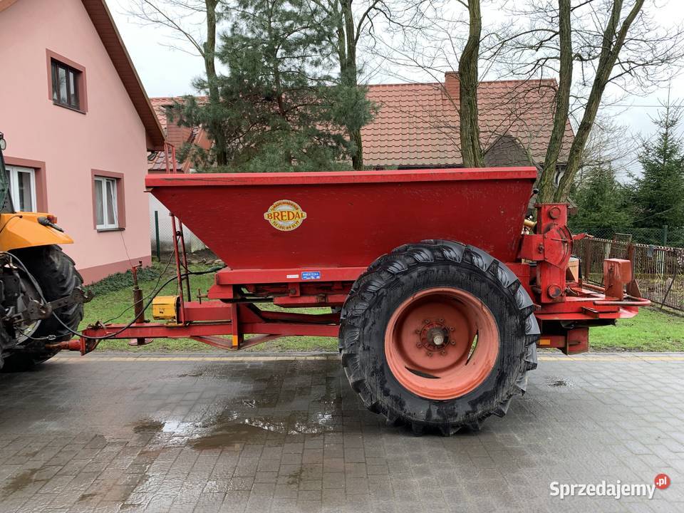 Rozsiewacz siewnik do nawozu wapna Bredal B4 Rozsiewacze nawozów Imielno sprzedam